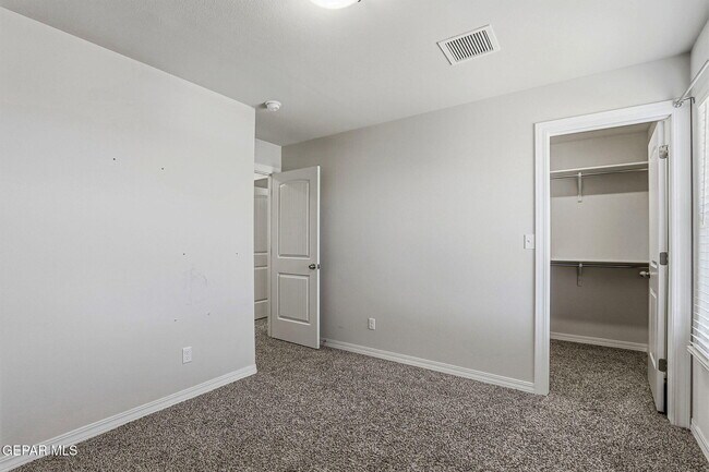 Building Photo - 7509 Enchanted Pk Dr