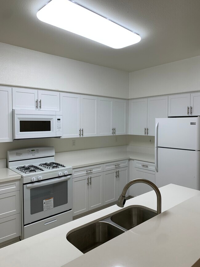 Building Photo - 12364 Carmel Country Rd