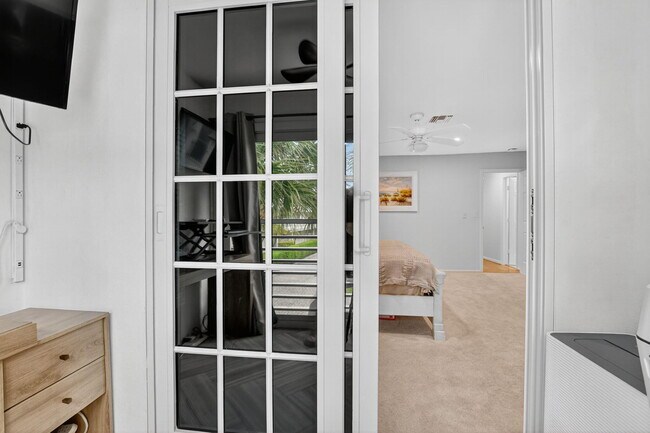 Building Photo - 1194 Hillsboro Mile