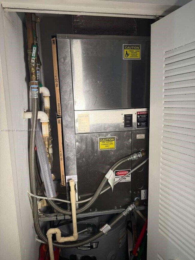 Building Photo - 133 NE 2nd Ave