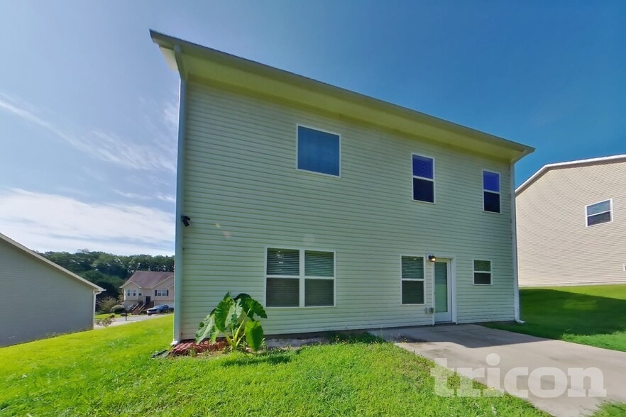 Building Photo - 228 Arbor Dr
