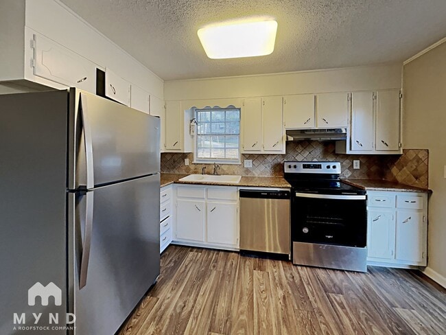 Building Photo - 5170 Hickory Dr NE