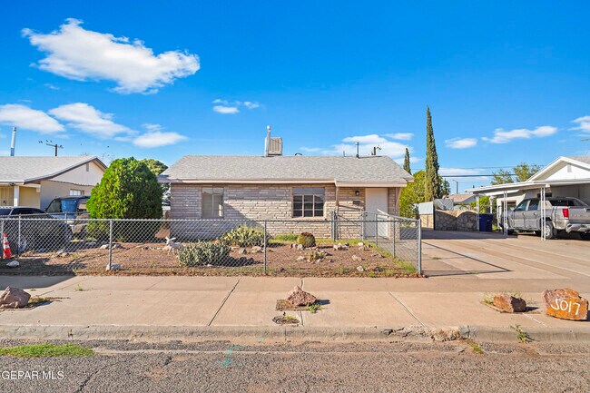 Building Photo - 5017 Sierra Madre Dr