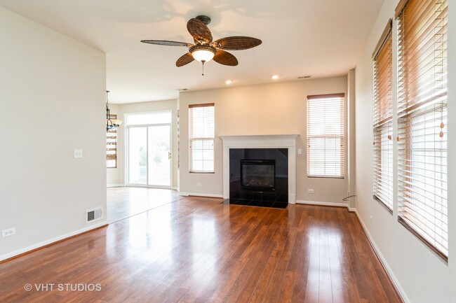 Building Photo - 1028 Heron Cir