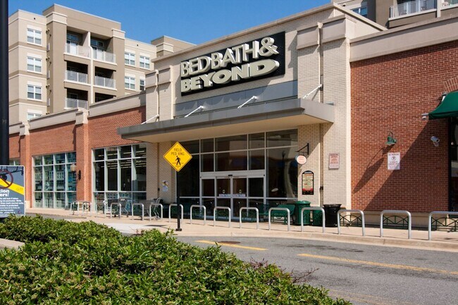 Building Photo - Spacious 1-bedroom, 1-bath condo