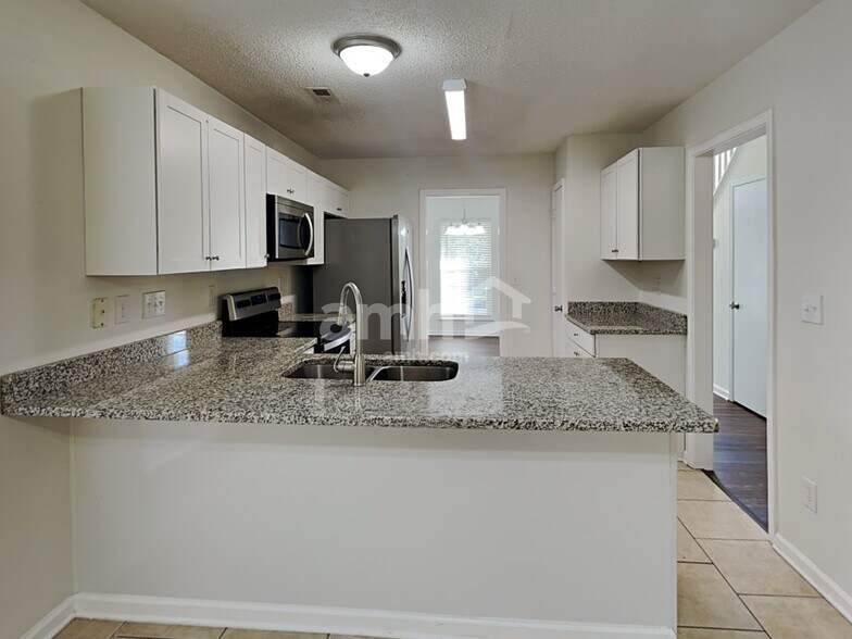 Building Photo - 8616 Warwick Crest Ln