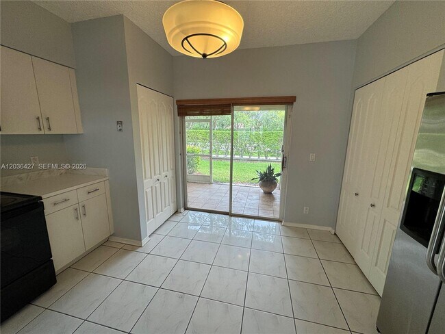 Building Photo - 77 Simonton Cir