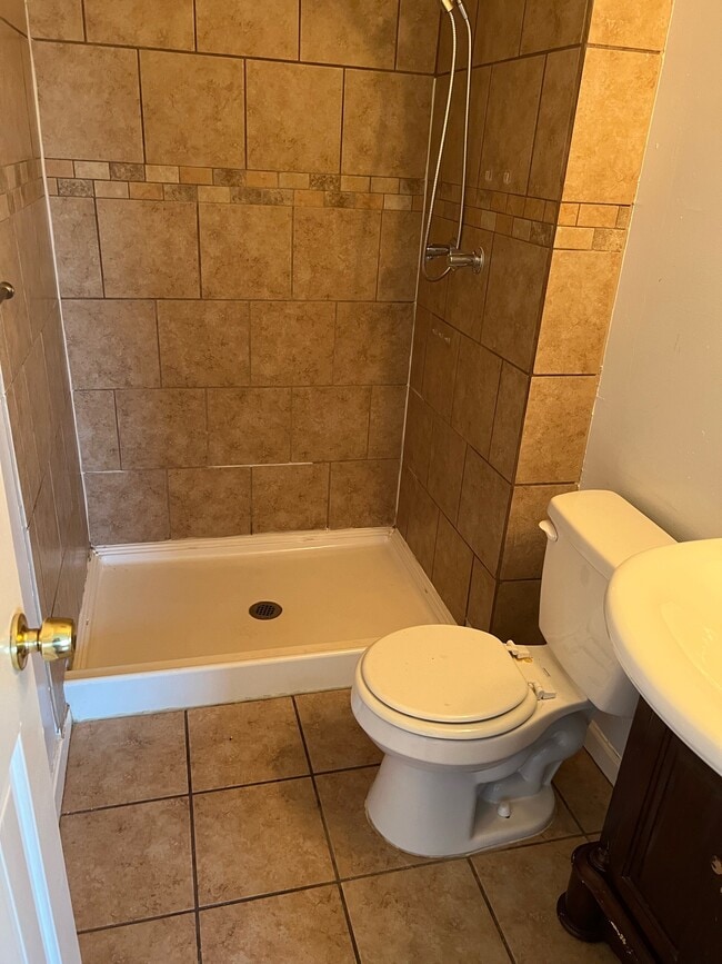 Building Photo - 1205 Tar Heel Ct