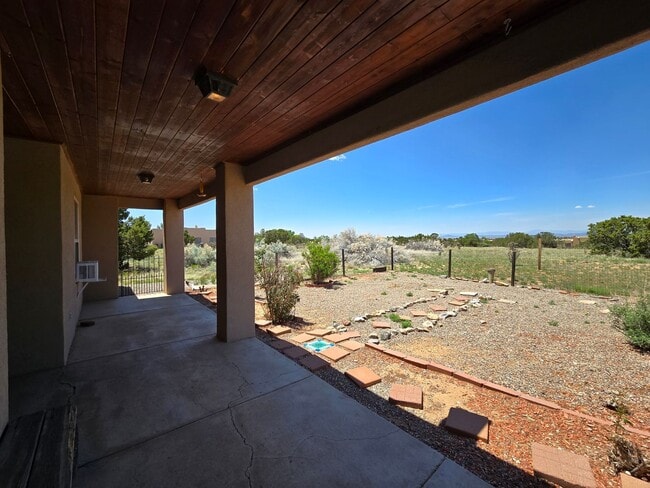Building Photo - 8 Gaviota Rd