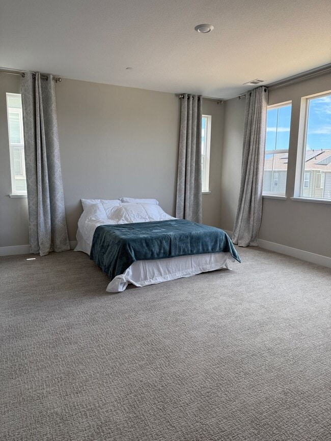 Building Photo - Modern Coastal Living at The Dunes – Spacious 3 Bed + Loft + Office