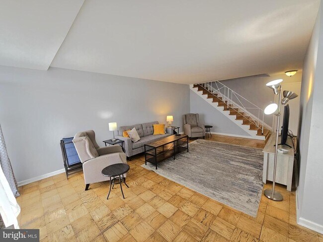 Building Photo - 301 N Beauregard St