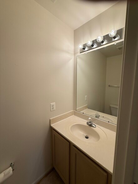Building Photo - 5939 Kirkcaldy Ln