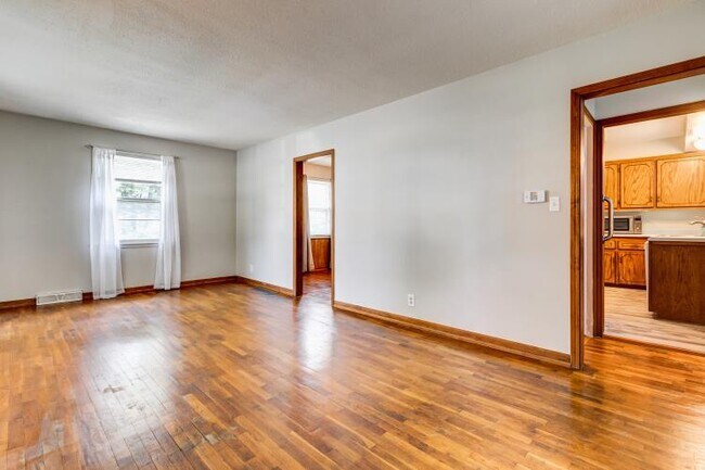 Building Photo - 1119 3rd Ave