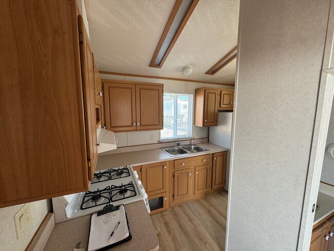 Building Photo - Cozy 1 Bedroom, 1 Bath Tiny Home Oasis in ...