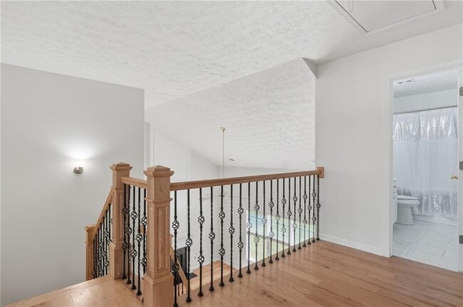 Building Photo - 2123 Beacon Crest Dr