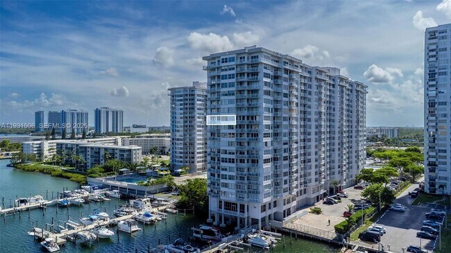 Building Photo - 18081 Biscayne Blvd