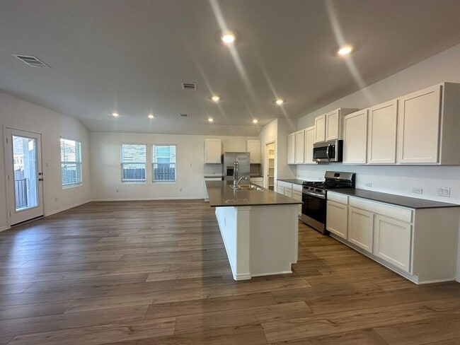 Building Photo - 4116 Home Pl Rd