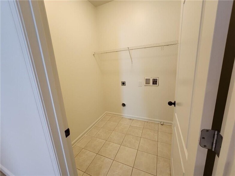 Building Photo - 5430 Delmonte Dr