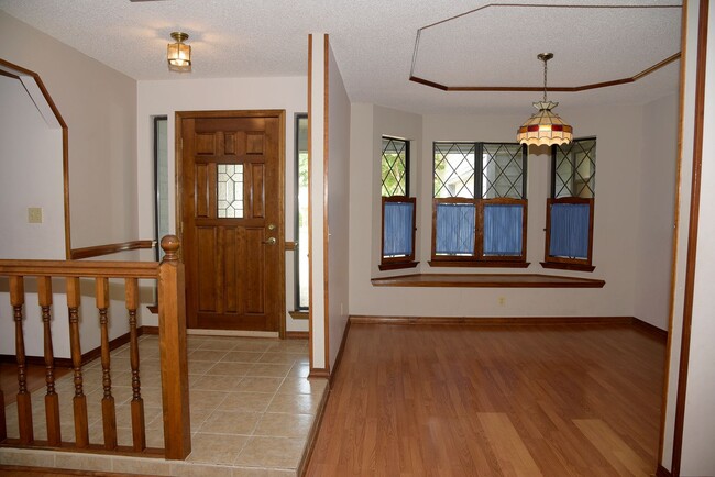 Building Photo - 3 Bedroom in Bluewater Bay!