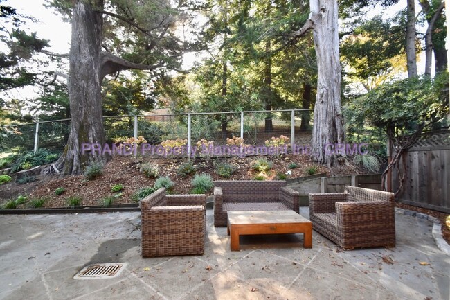 Building Photo - Coming Soon! 3 Bedroom Larkspur Townhouse.