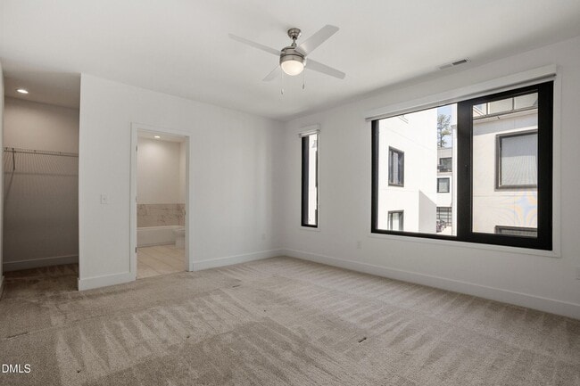 Building Photo - 2017 Jade St