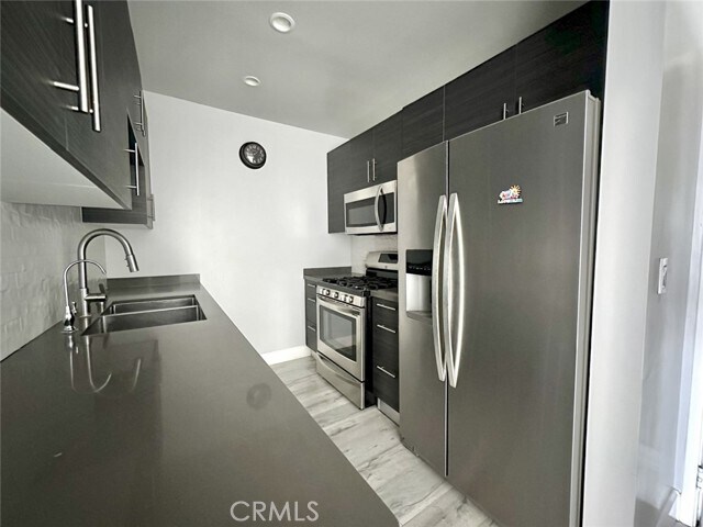 Building Photo - 409 Burchett St