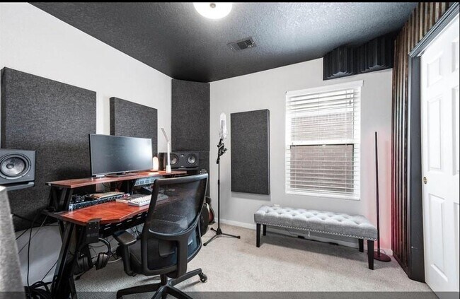 Building Photo - 4918 Fair Oak Dale Ln