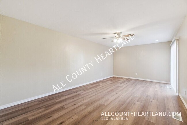 Building Photo - 3209 Castle Rock Rd