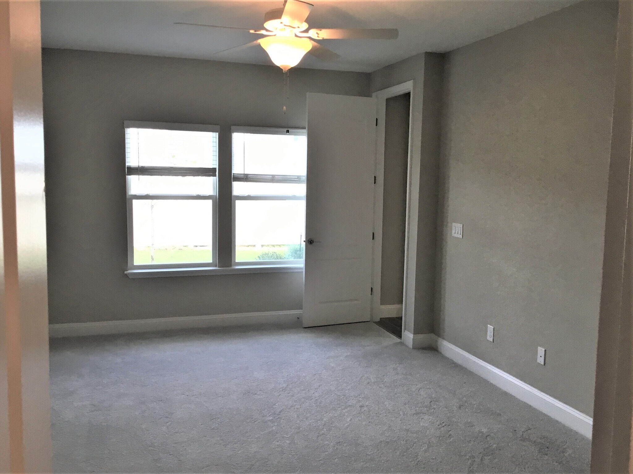 Building Photo - 54 Cobalt Ln
