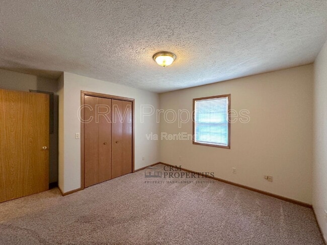 Building Photo - 1326 S Waugh St