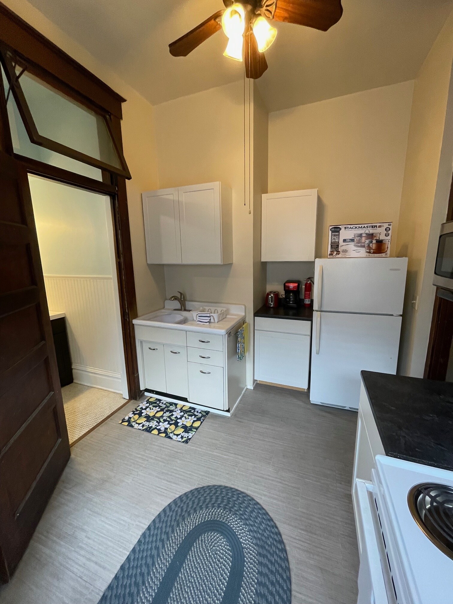 Kitchen - 13 E 1st St