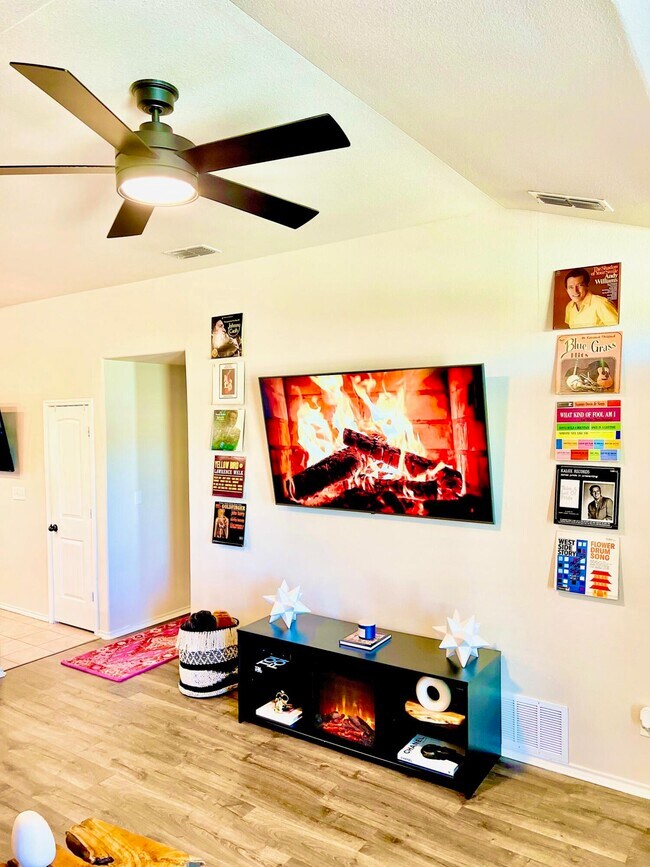 Building Photo - 5725 110th St