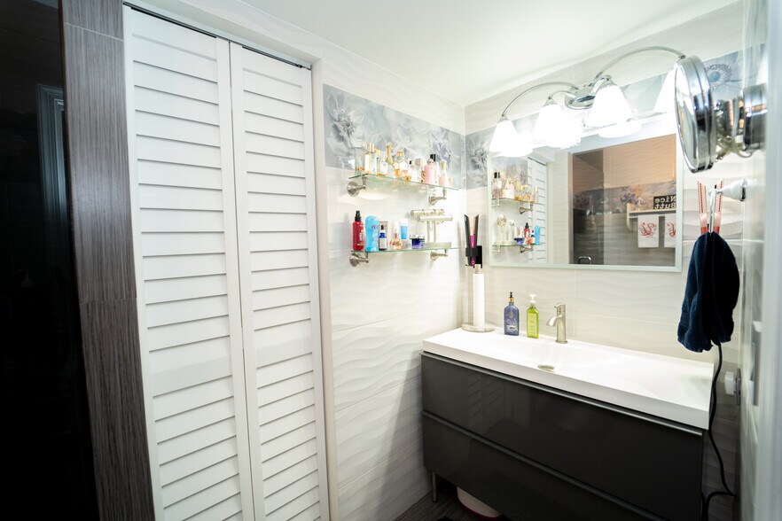 Building Photo - 2061 Renaissance Blvd