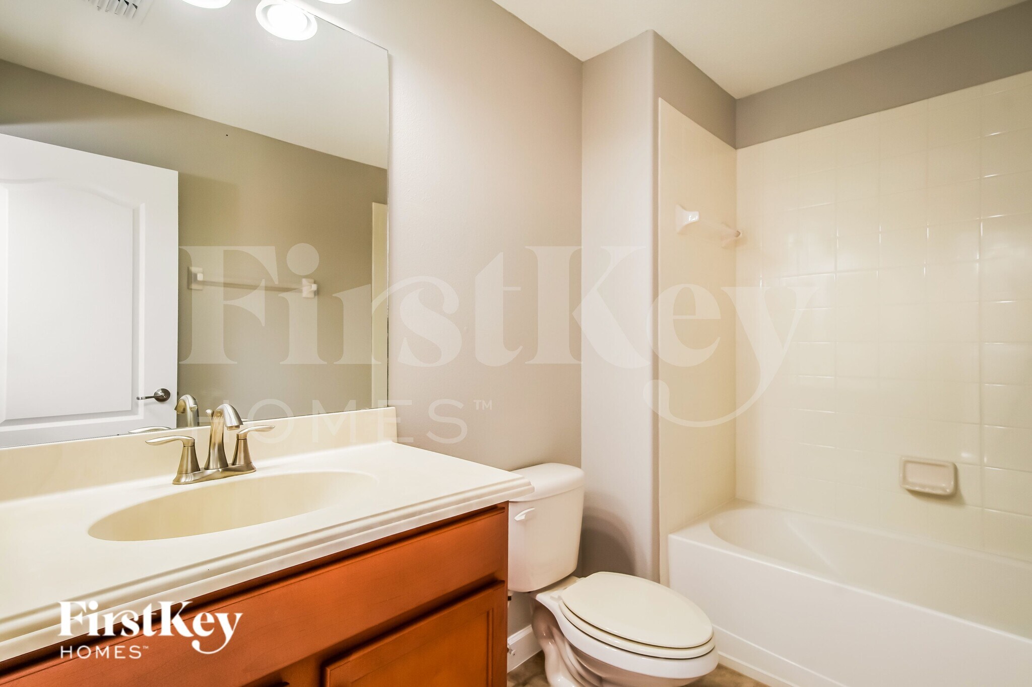 Building Photo - 3542 Cortland Dr