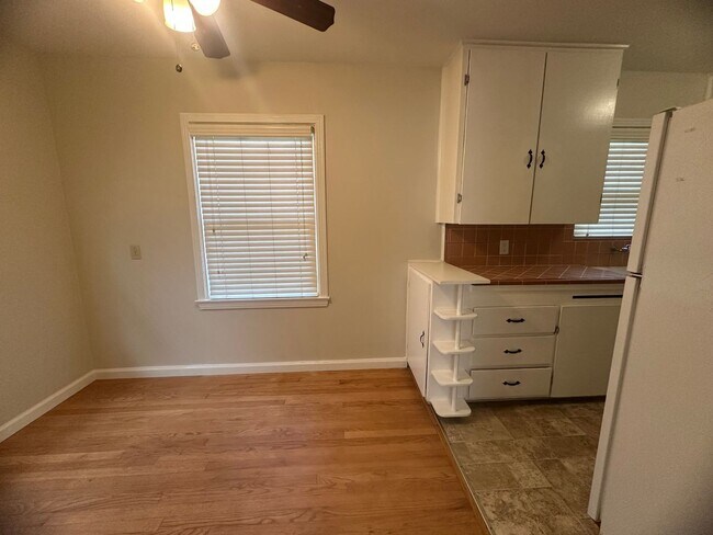 Building Photo - 8041001/51T