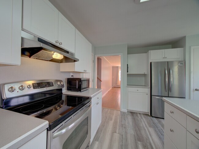 Building Photo - 24 Larchmont Terrace