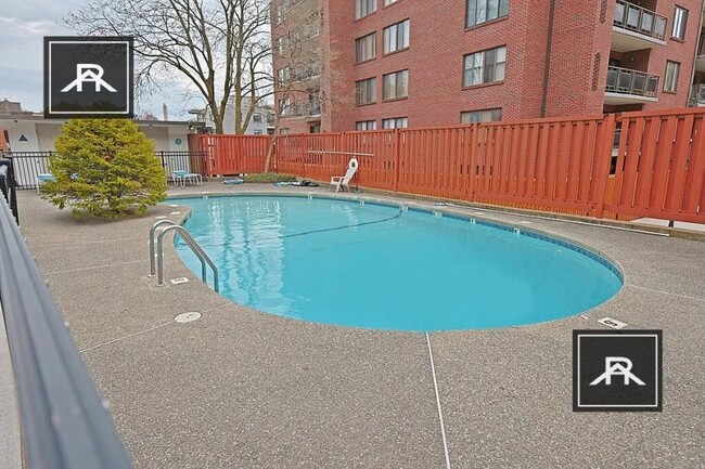 Building Photo - 1 bedroom in Brookline MA 02446