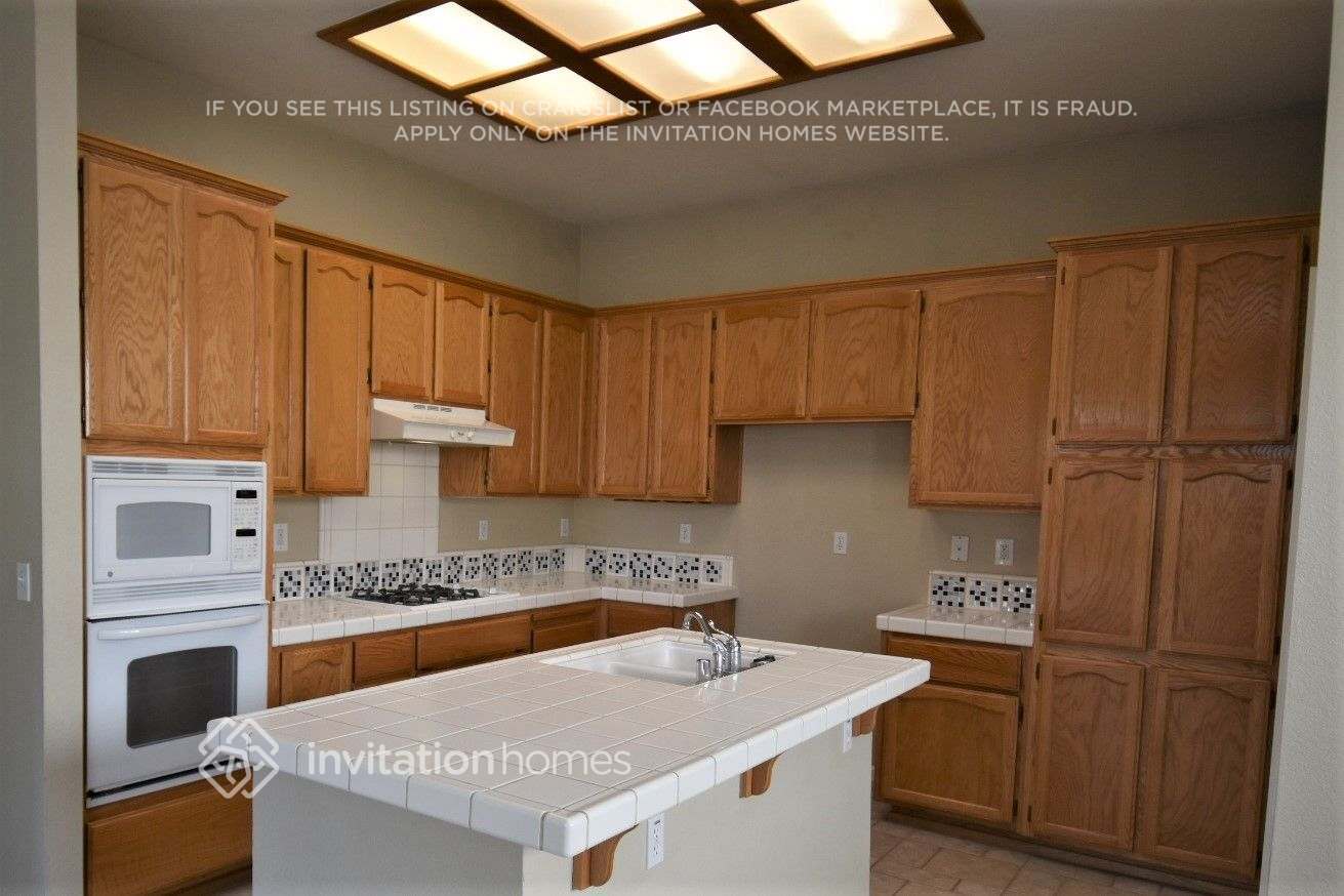 Building Photo - 1070 Steele Way