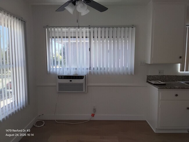 Building Photo - 238 3/4 Rexford Dr