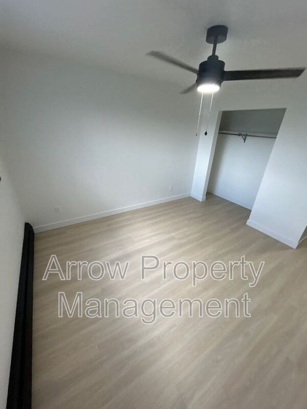 Building Photo - 215 E Arbor Ave