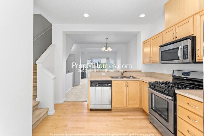 Building Photo - Two Bedroom Condo in Progress Ridge - Lake...