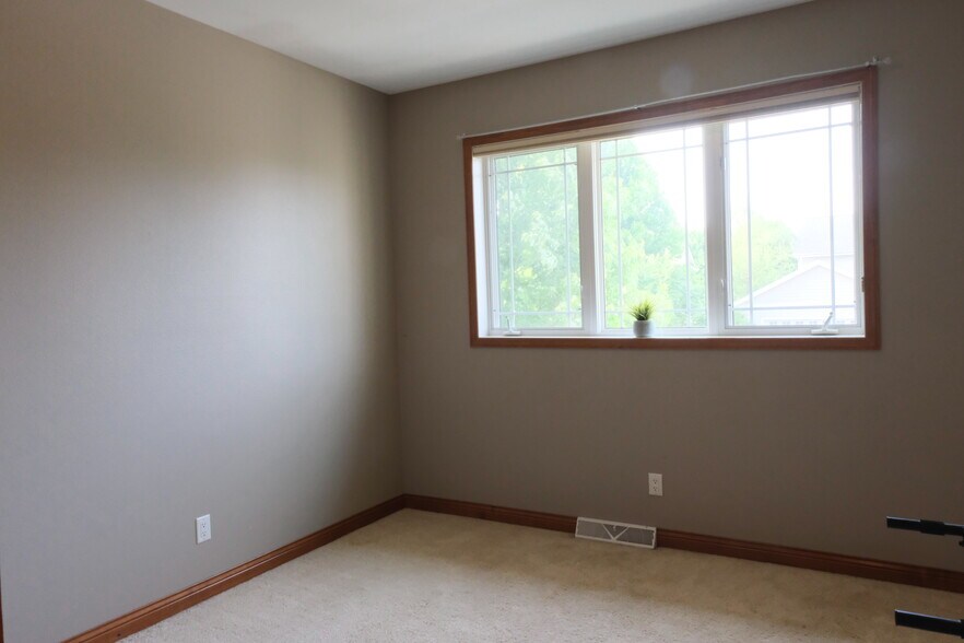Building Photo - 1310 Hanover Ct