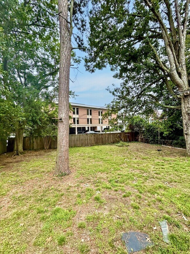 Building Photo - 1513 Cutshaw Pl
