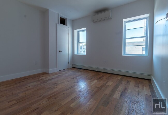 Building Photo - 3 Bedroom with outdoor space at Atlantic A...