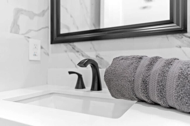 Building Photo - 871 NW 23rd Terrace