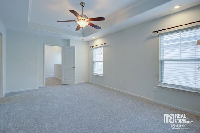 Building Photo - 221 S Lamplighter Ln
