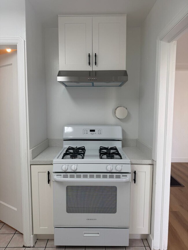 Building Photo - 32 Sanford Ave