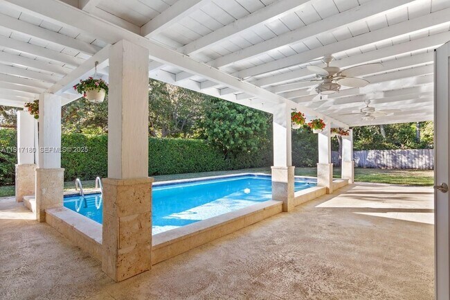 Building Photo - 8365 SW 131st St