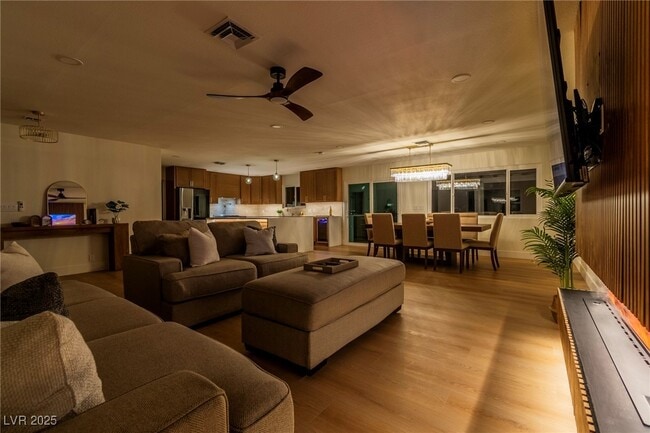 Building Photo - 3485 Shamrock Ave