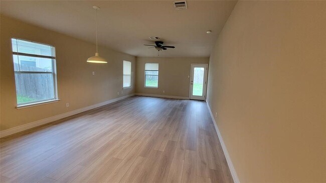 Building Photo - 339 Marquitos Dr